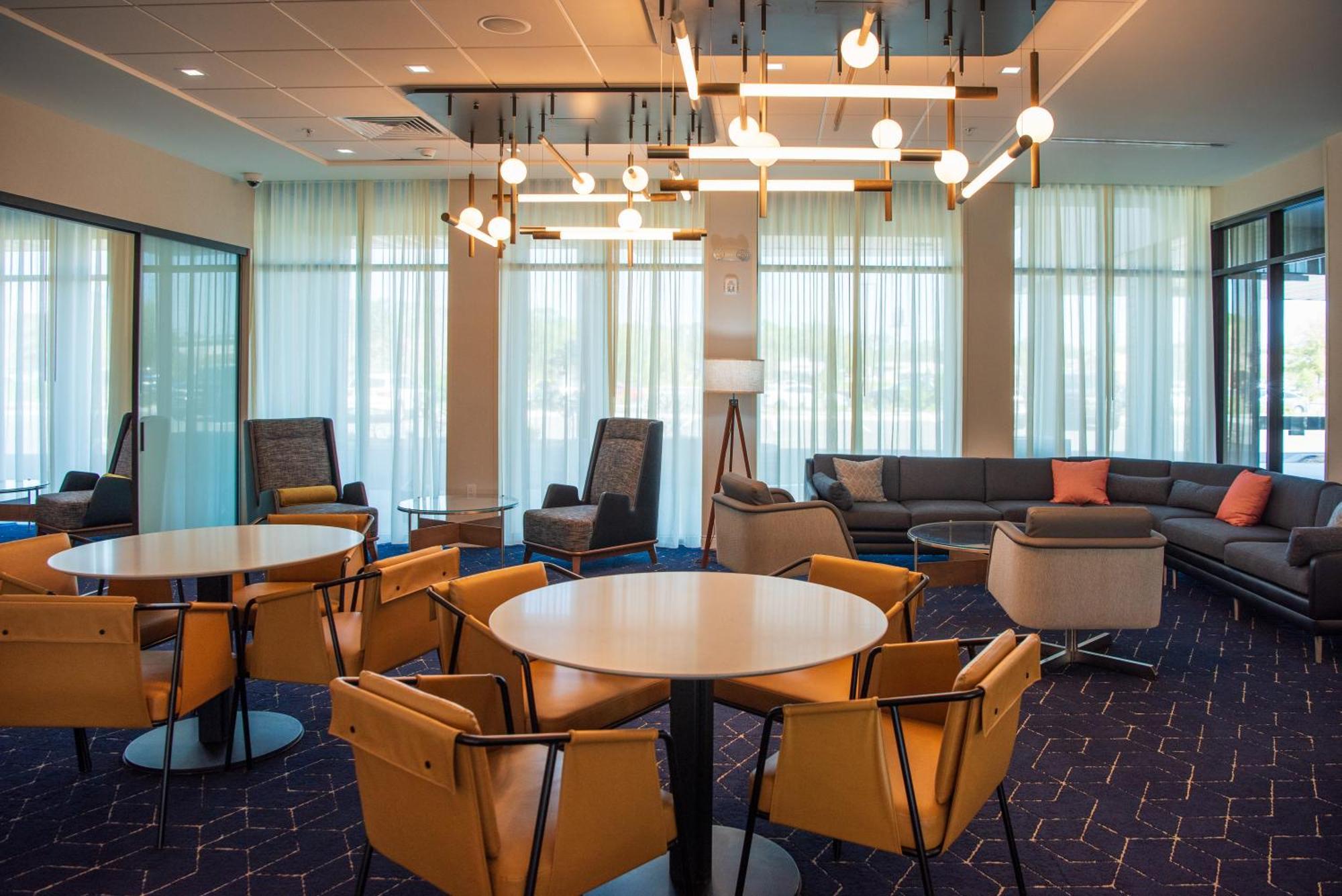 Courtyard By Marriott Lake City Esterno foto