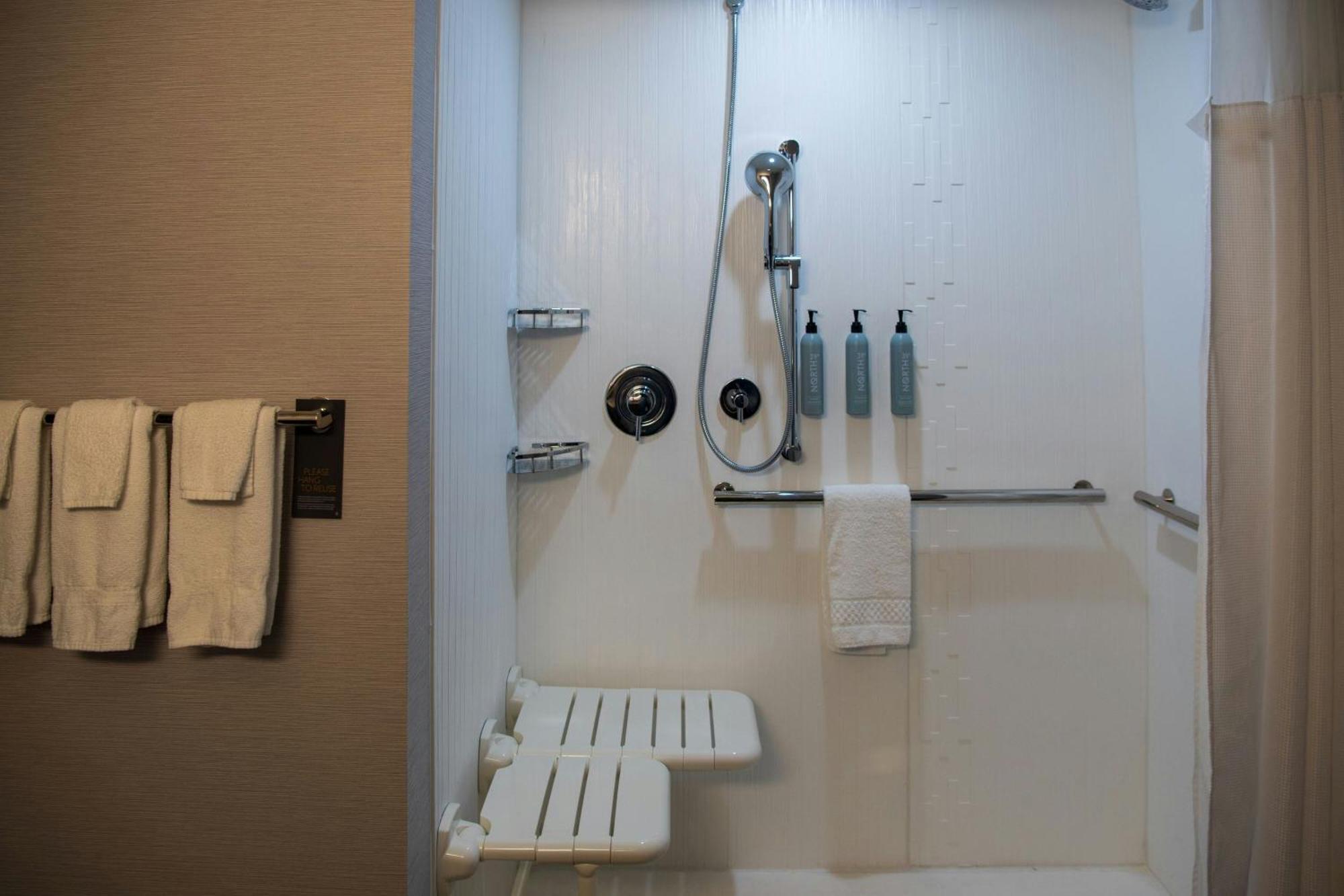 Courtyard By Marriott Lake City Esterno foto