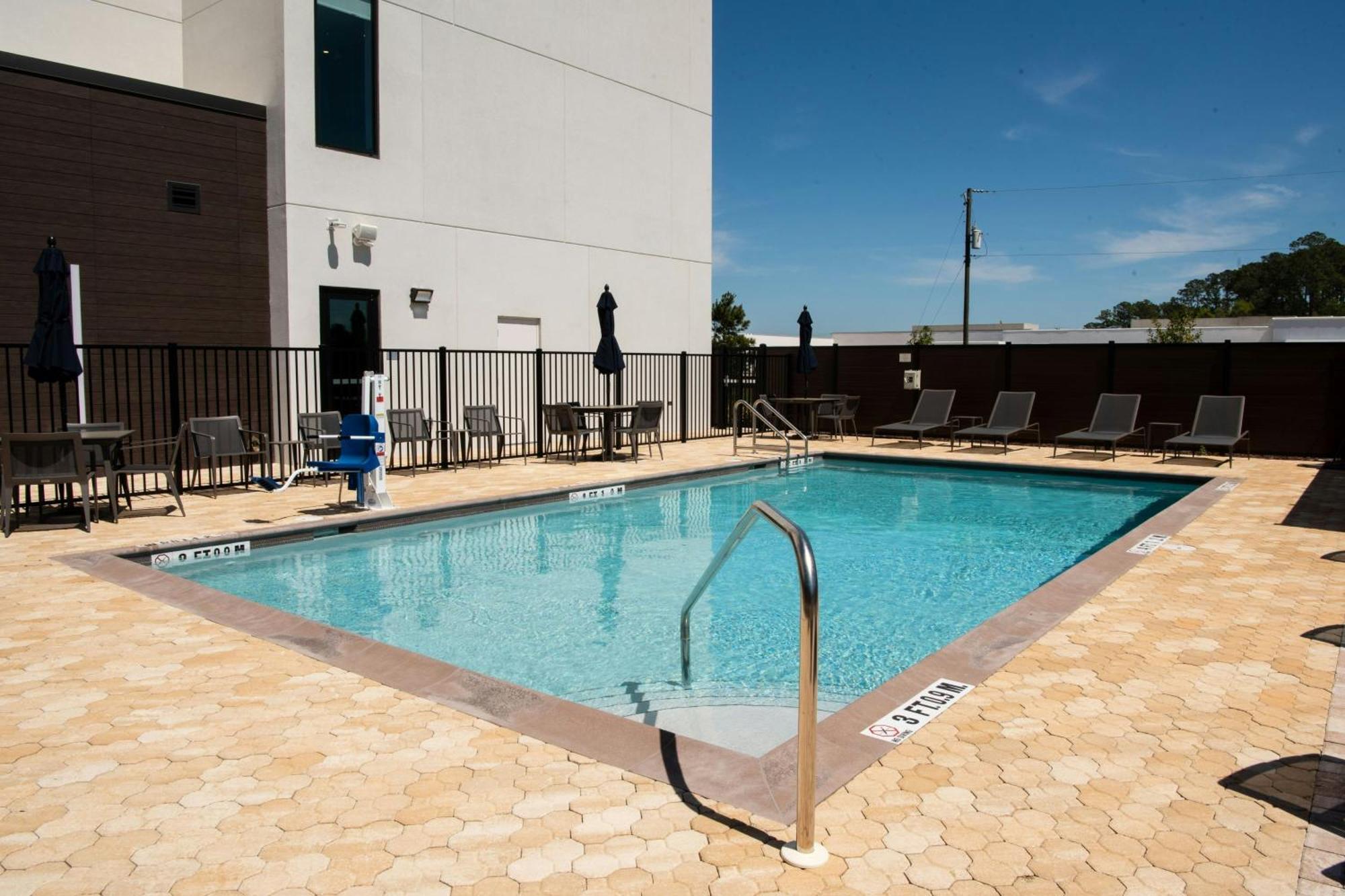 Courtyard By Marriott Lake City Esterno foto