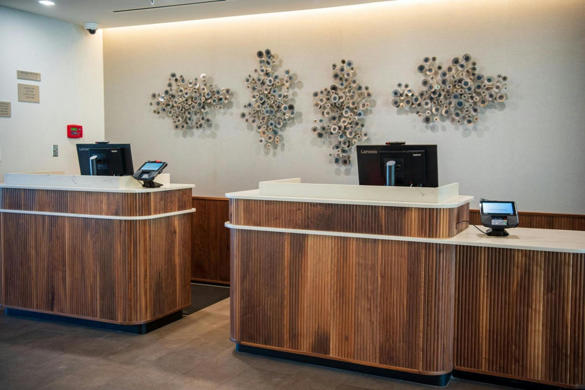 Courtyard By Marriott Lake City Esterno foto